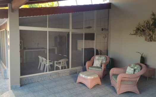 Casa de alto padrão na Barra do Ribeira